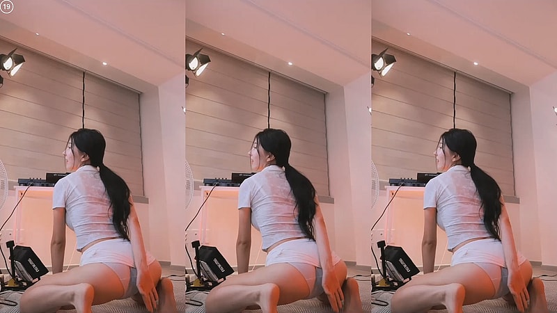 섹시한 슬렌더 몸매 여캠 BJ하ㄴㄴ 하얀 치마