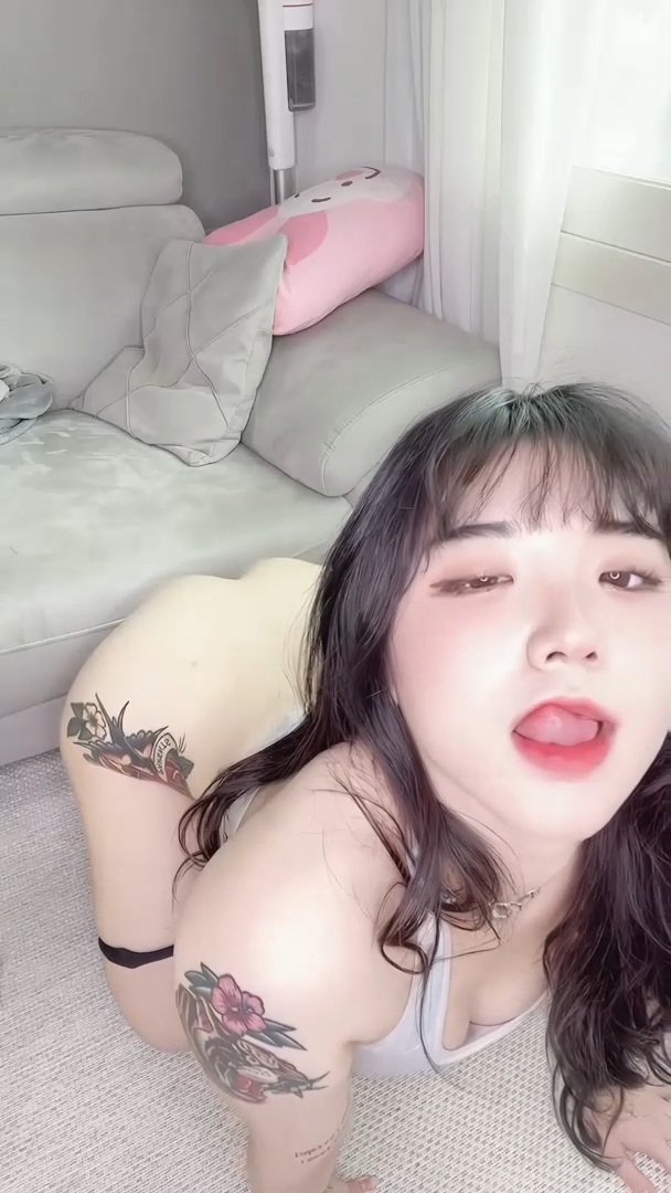 육덕 몸매 ㅇ치 꼴리는 사까시 펠라치오 연기